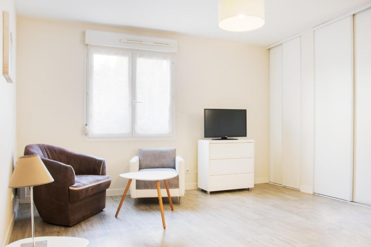 Le 12 Carnot - Serenite Assuree Dans Ce Grand Studio Poitiers Exterior foto